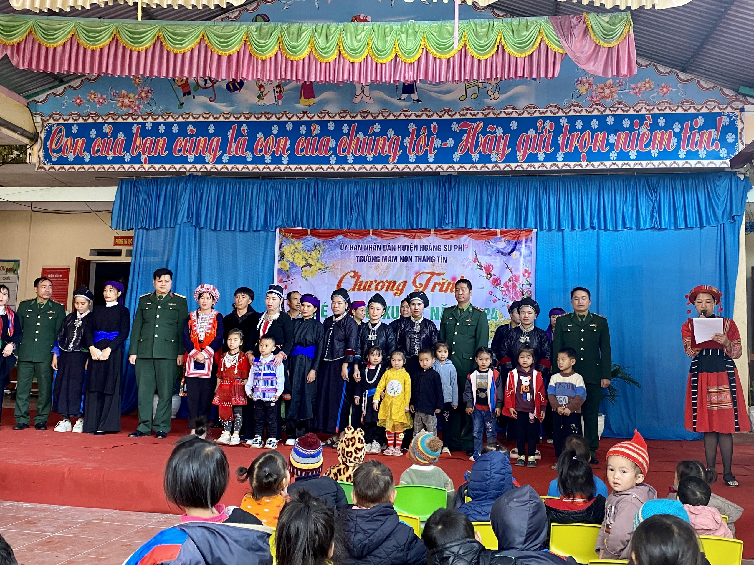 Trường Mầm non xã Thàng Tín tổ chức Chương trình “Bé vui hội xuân” năm 2024