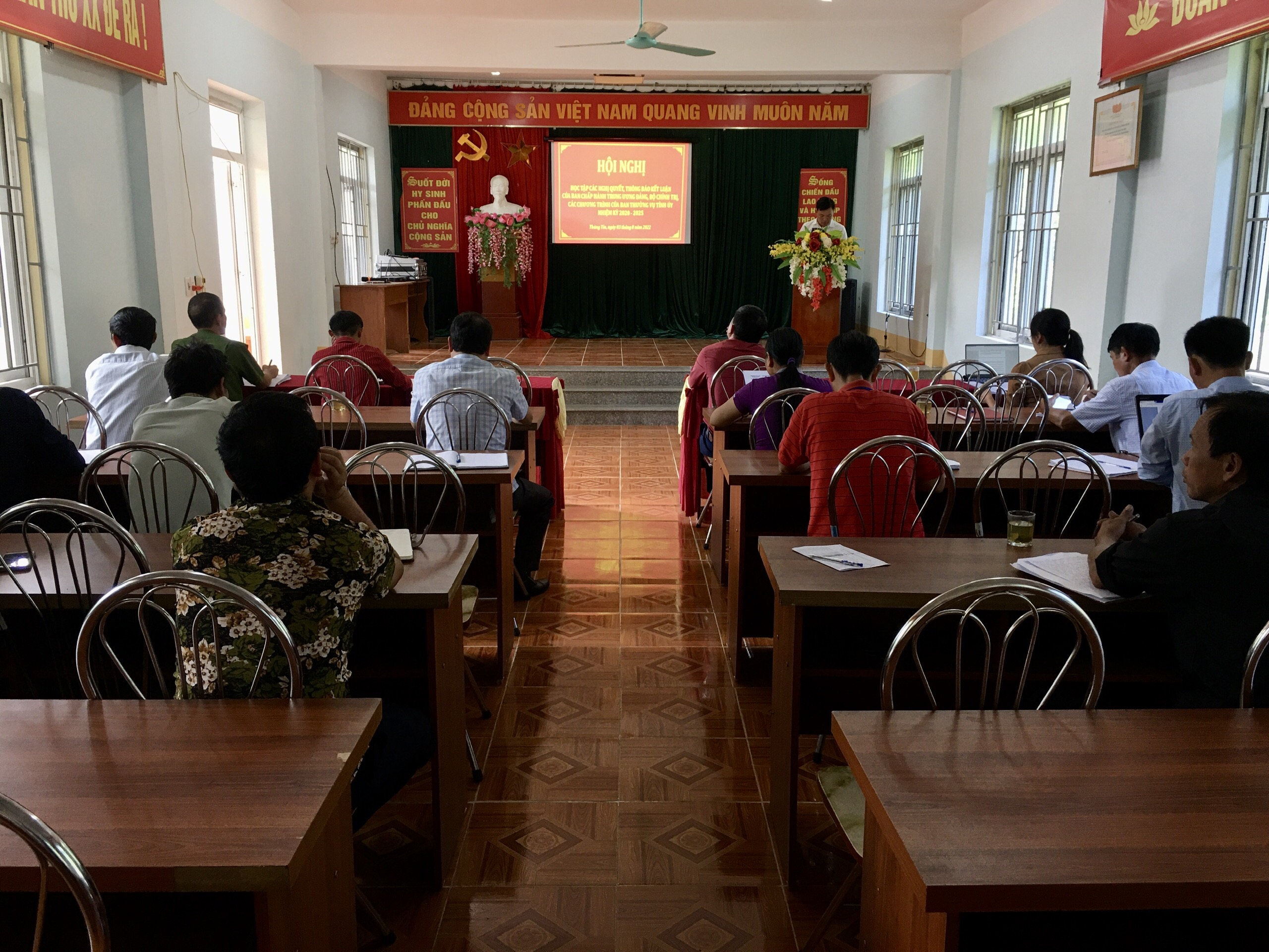 Đảng ủy xã Thàng Tín tổ chức hội nghị học tập các nghị quyết, thông báo kết luận của Trung ương và tỉnh Hà Giang